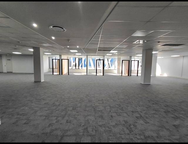 412M² OFFICE TO LET IN BRYANSTON